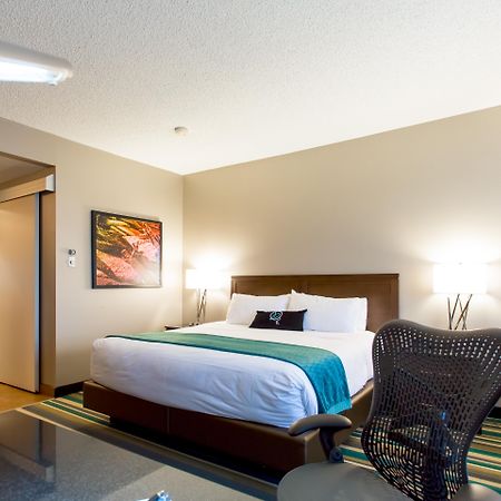Hotel Blackfoot Calgary Exterior photo