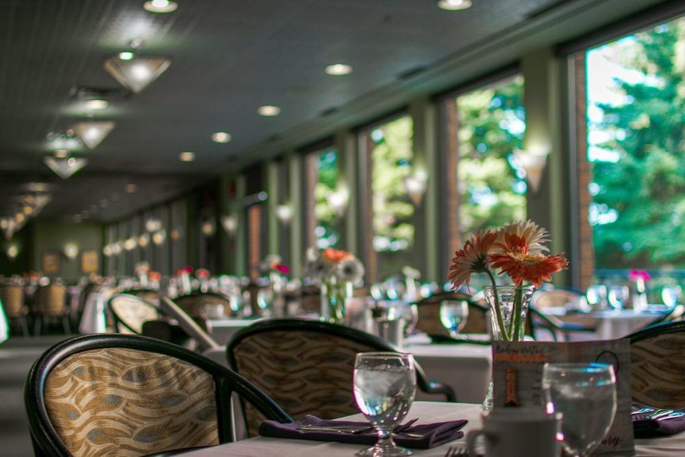 Hotel Blackfoot Calgary Exterior photo