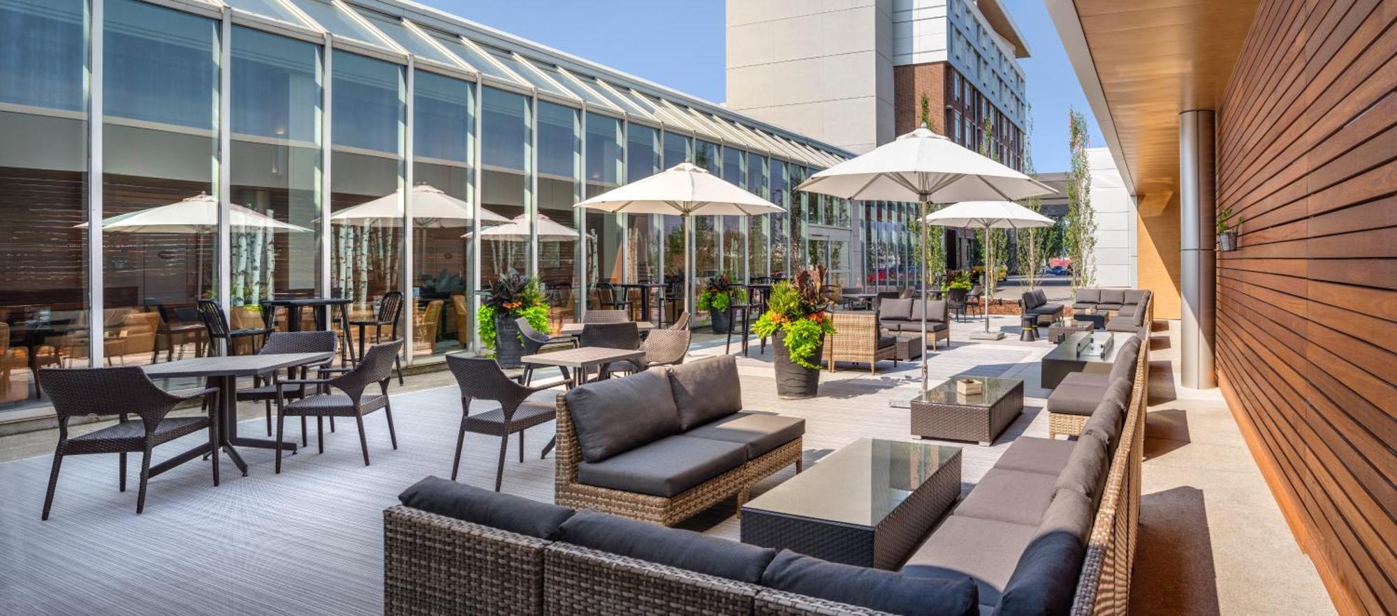 Hotel Blackfoot Calgary Exterior photo