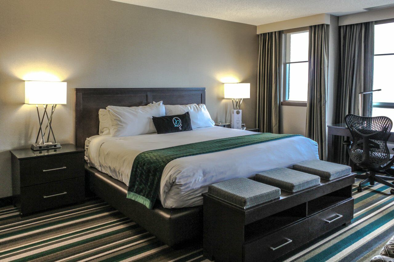 Hotel Blackfoot Calgary Exterior photo